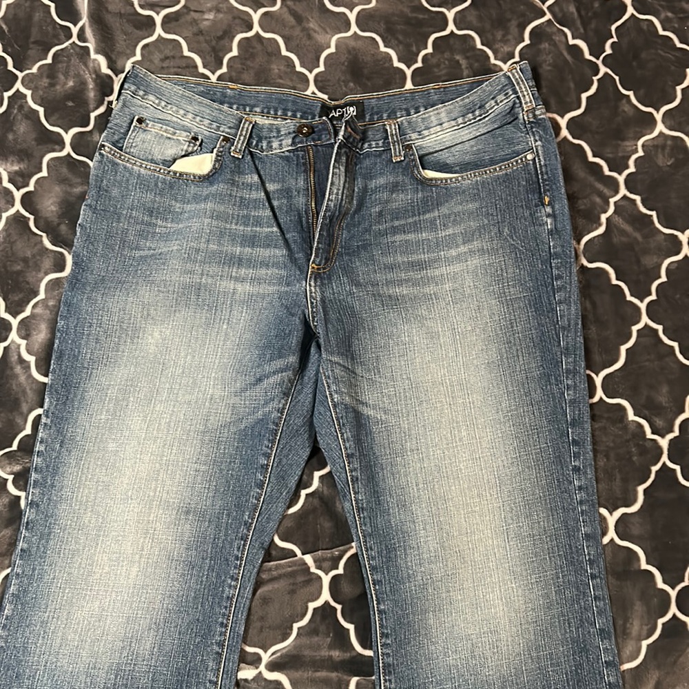 apt 9 jeans 40x30 relaxed fit jeans barely worn